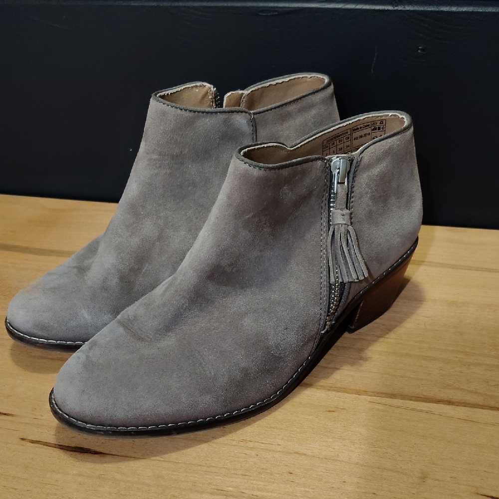 Vionic Serena Suede Women's‎ 7 Greige Ankle Boots with Tassel Zipper